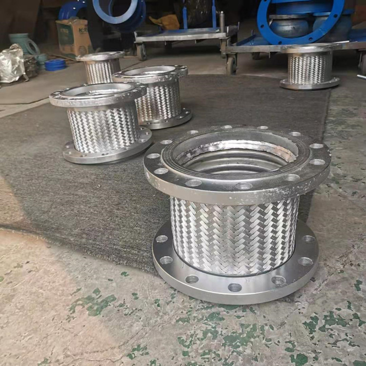 法蘭式304不銹鋼金屬軟管性能耐高溫多少度？